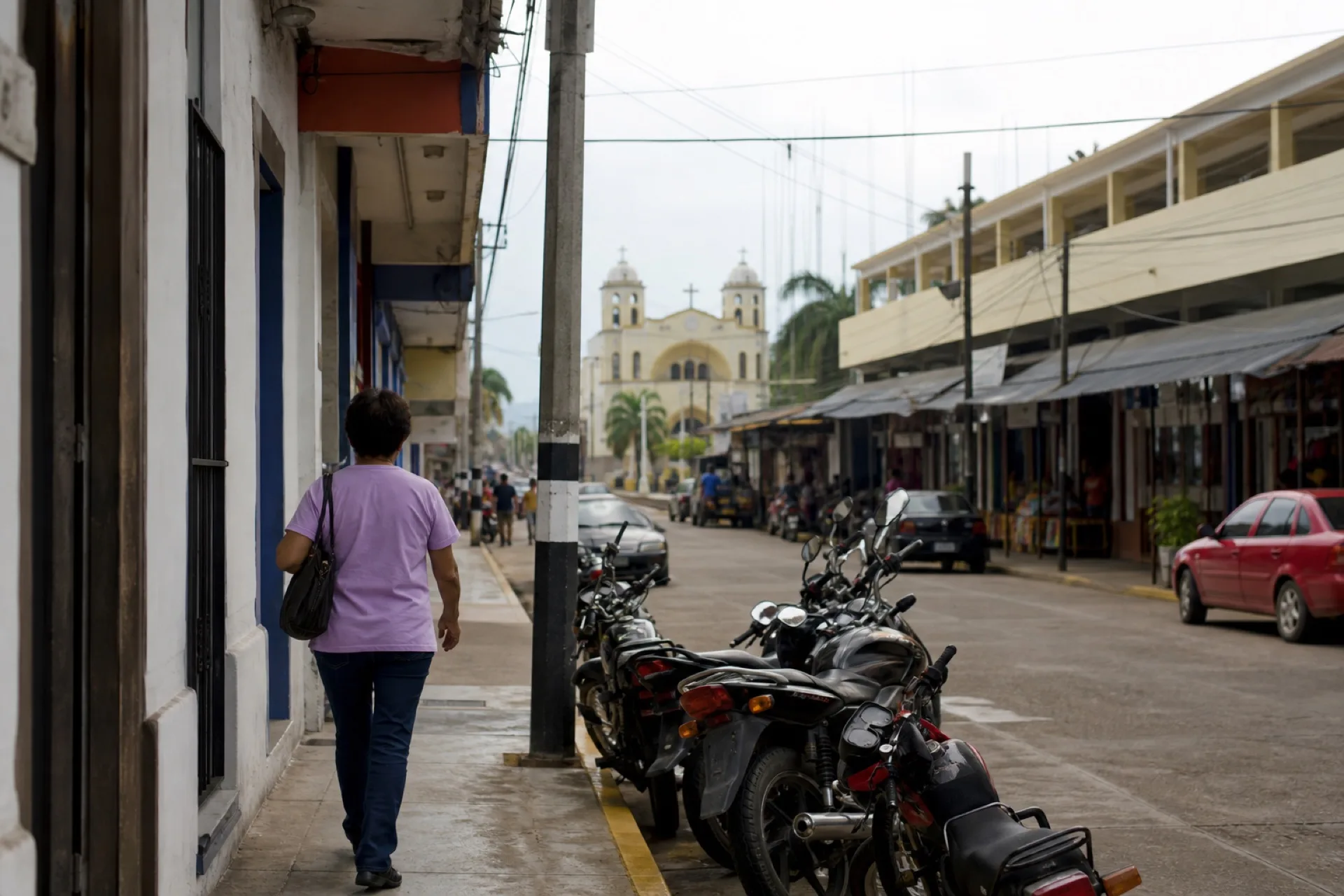 Paseo del centro de Las Choapas hacia la parroquia.