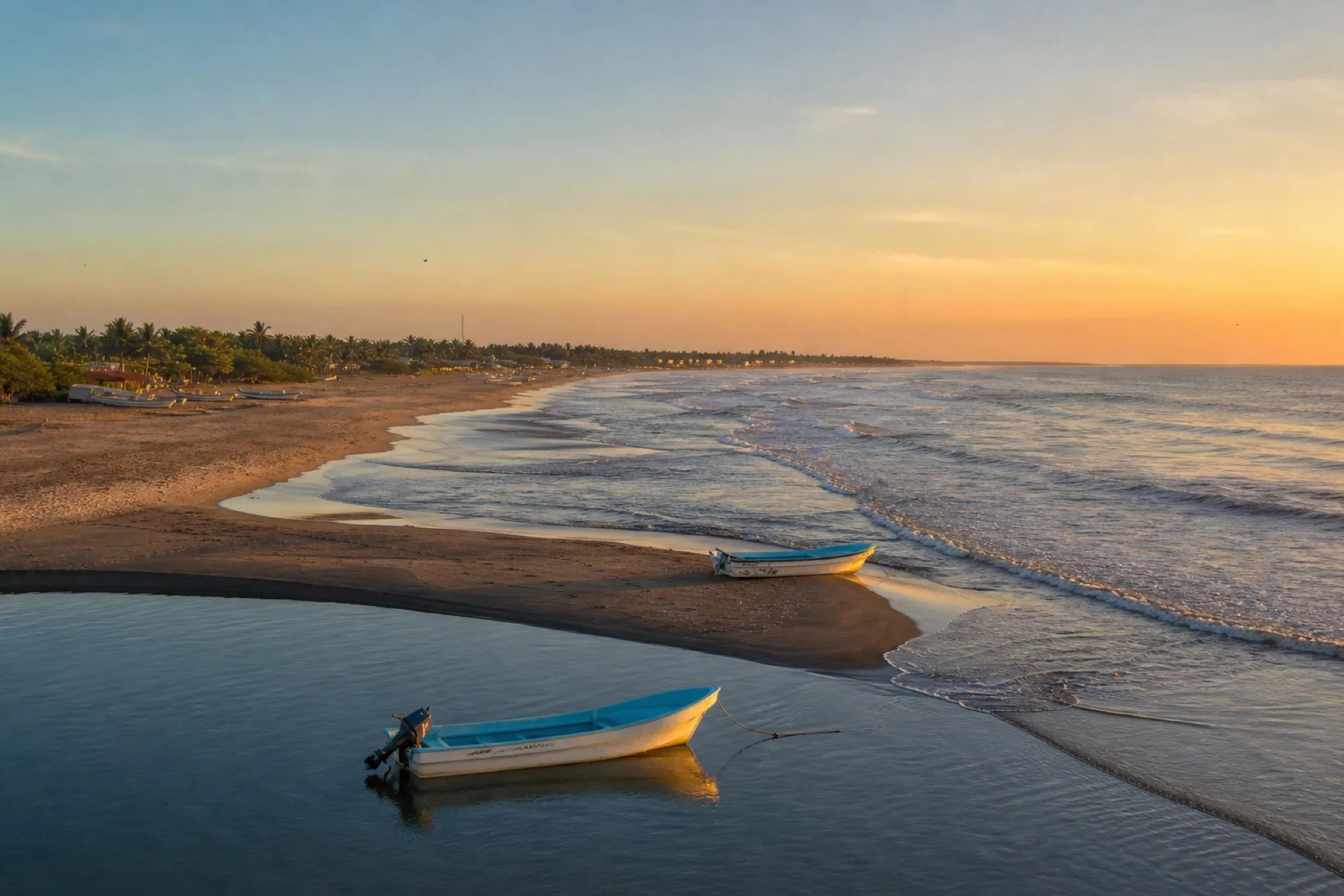Barra de Cazones, desembocadura y playa frente al Golfo.