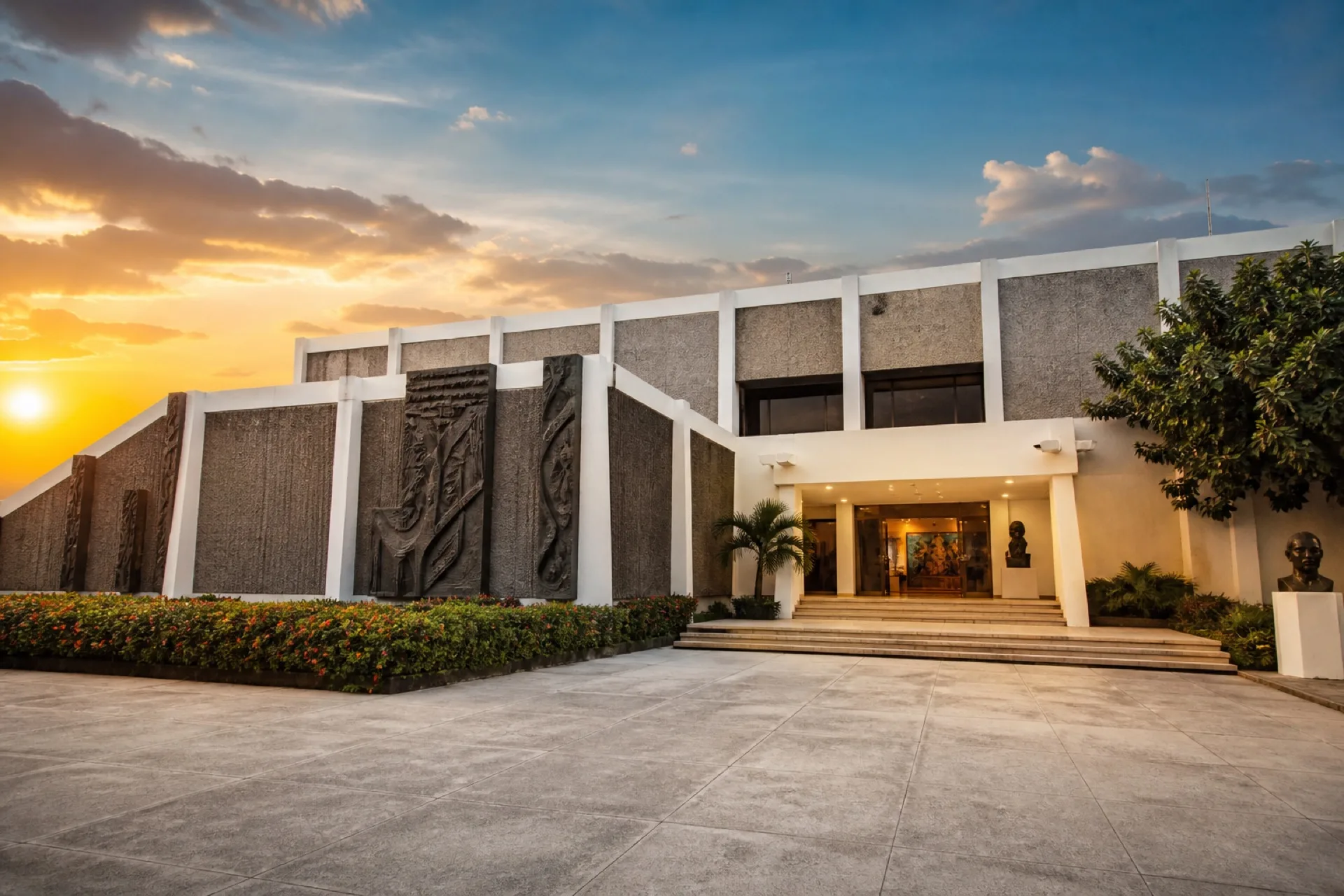 Casa de Cultura de Poza Rica, edificio cívico de dos pisos.