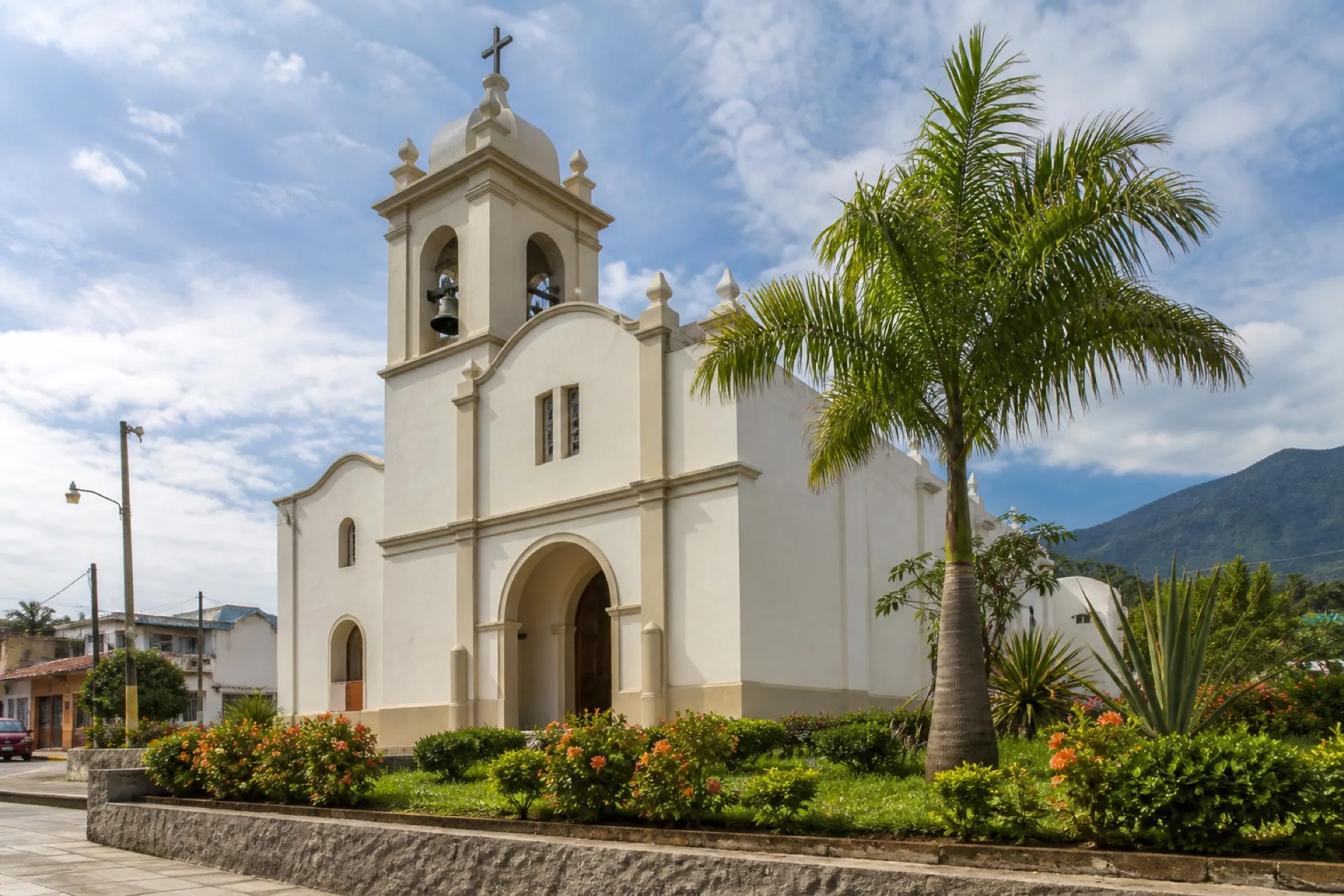 Parroquia del Sagrado Corazón de Jesús en Fortín de las Flores.