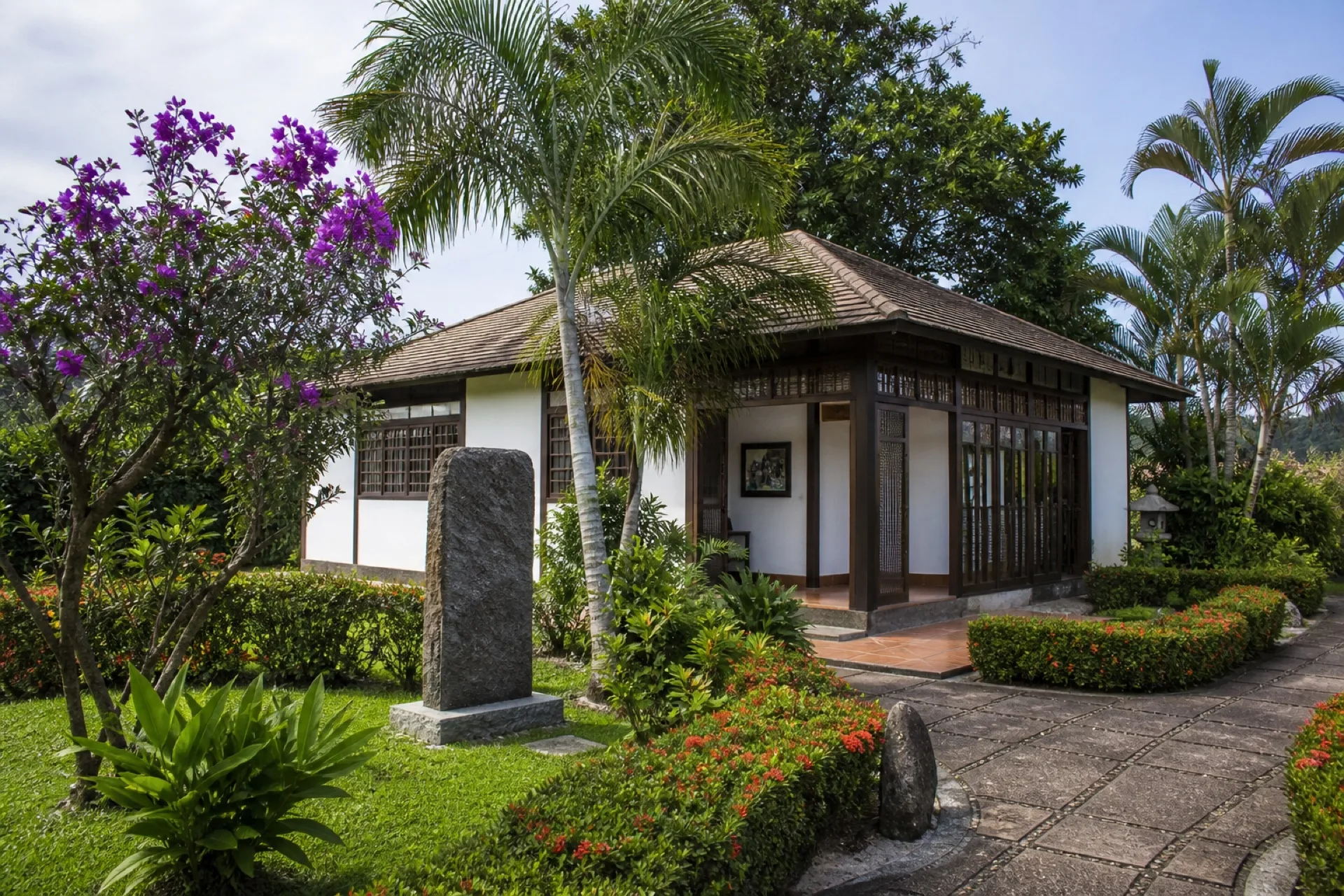 Museo Tatsugoro Matsumoto entre jardines de Fortín de las Flores.